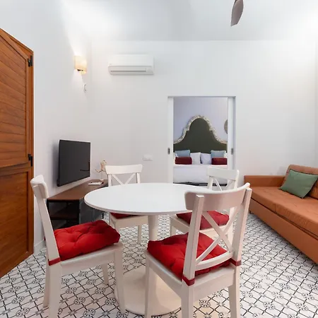 Appartamento The Little Village Valenza