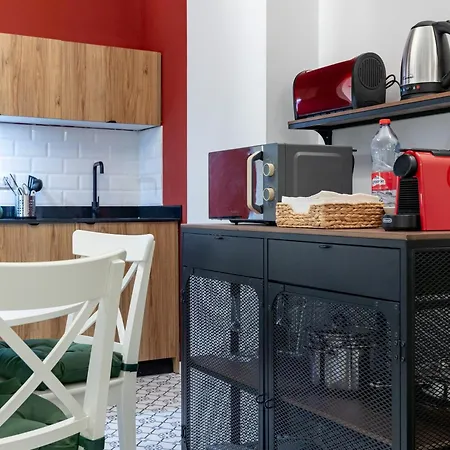The Little Village Apartment *