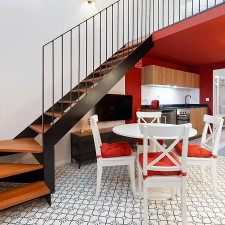 The Little Village Apartment